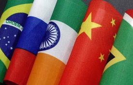  Questão da moeda comum no BRICS deverá ser abordada na África do Sul