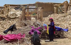 Após terremoto, Afeganistão pede que Ocidente descongele fundos bancários