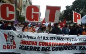 Milhares de trabalhadores peruanos em defesa das conquistas