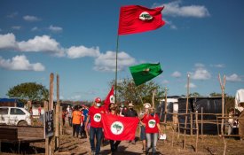 A luta pela terra no Brasil ou o MST na linha da frente da ocupação