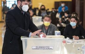 Presidente chileno pretende avançar para um novo processo constitucional