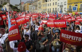 Fenprof manifesta solidariedade com luta dos professores e denuncia «mentiras»