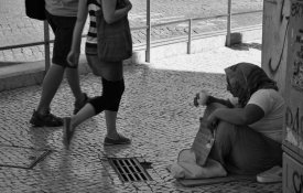 Crianças e trabalhadores estão entre os mais pobres em Portugal