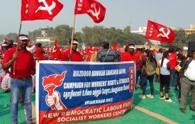Menos empregos e salários mais baixos: trabalhadores indianos mobilizam-se
