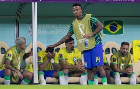O tornozelo de Neymar, Messi e o feiticeiro