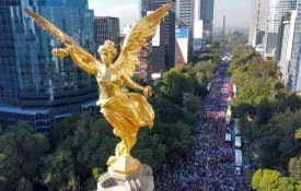 Apoiado por uma multidão, presidente mexicano destaca as conquistas da sua gestão
