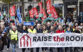 Milhares em Dublin pelo direito à habitação