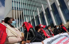 Trabalhadores da EDP exigem mínimo salarial de 850 euros