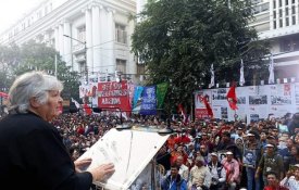 «Mantenham-se unidos na luta», disse Aleida Guevara em Calcutá