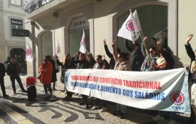 Trabalhadores do comércio retalhista de Lisboa reclamam aumentos salariais