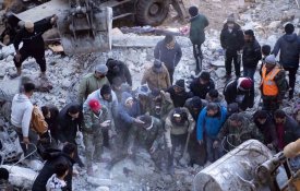  Com o número de vítimas a aumentar, ministro sírio da Saúde pede a ajuda de todos