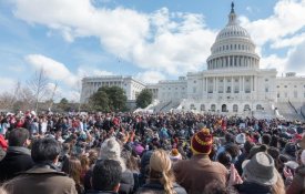 Norte-americanos manifestam-se em Washington contra a guerra e a NATO