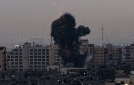 Israel bombardeia Gaza após massacre de Nablus