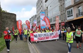«Basta de exploração»: Trabalhadores da limpeza manifestam-se em Lugo