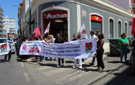 Auchan da Amadora: empresa ameaça despedir todos os trabalhadores grevistas