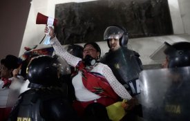 Forte repressão volta a marcar as mobilizações contra Boluarte no Peru