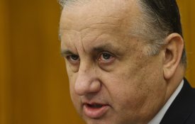 Lacerda admite ter que forçar despedimento de centenas de trabalhadores