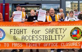 Protestos em mais de 30 estações britânicas contra encerramento de bilheteiras