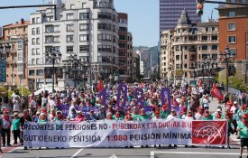 Por pensões «públicas e dignas», milhares nas ruas de Bilbau
