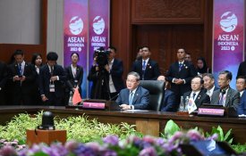 Em Jacarta, China pediu a países asiáticos que se centrem no desenvolvimento pacífico