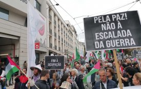Desfile em Lisboa pelo fim da guerra e pela libertação da Palestina