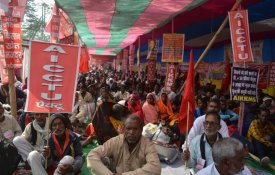 Índia: milhares nas ruas para travar o ataque aos direitos dos trabalhadores