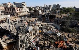 Fortes bombardeamentos israelitas e enorme destruição em Gaza nas últimas horas