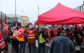 «Tentam calar-nos, intimidando-nos», alerta a CGT em França