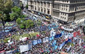 Continuam os protestos na Argentina contra as medidas do governo de Milei
