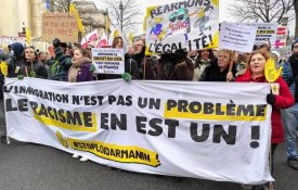 Milhares de pessoas novamente nas ruas de França contra a lei da imigração