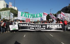Trabalhadores da imprensa protestam contra «salários de fome» na Argentina