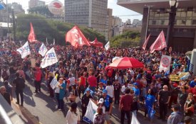Trabalhadores municipais de São Paulo decidem manter a luta