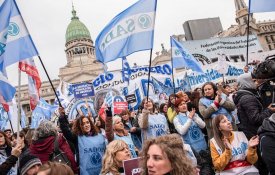  Greve dos professores argentinos com «elevadíssima» adesão em todo o país