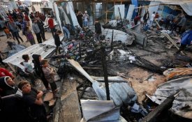  Pelo menos 40 mortos em ataque israelita a acampamento de refugiados de Rafah