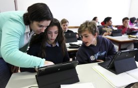 Professores das AEC com salários em atraso