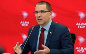 Arreaza critica vocabulário usado na imprensa para desprestigiar a Venezuela 