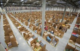 Armazéns britânicos da Amazon «destroem milhões de peças» todos os anos