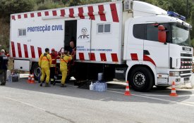  Trabalhadores protestam contra desagregação de serviços da Protecção Civil