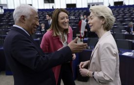 Um divã para a União Europeia, por favor