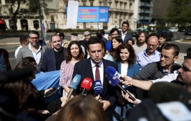 IL propõe privatizar empresas lucrativas para «reduzir encargos»