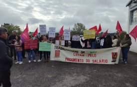 A brincar, a brincar, as trabalhadoras da MB2 não recebem salário há dois meses