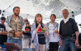 Dois activistas da Flotilha da Liberdade estiveram presos em solitária