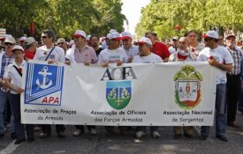 Reunião de militares por melhores condições de vida