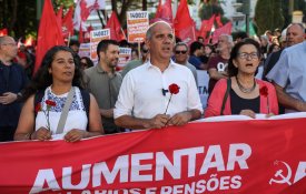 Porque há mais mês que salário, PCP vai à luta por uma vida melhor