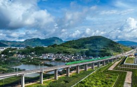 Linha ferroviária China-Laos continua a promover as trocas regionais