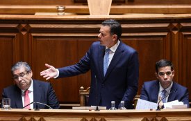 Luís Montenegro fugiu à saúde, educação e habitação e falou de um país inexistente