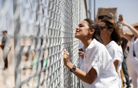 Ocasio-Cortez votou contra um corte da ajuda militar dos EUA a Israel