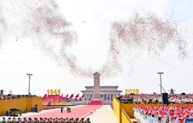 O povo chinês defenderá o progresso e o desenvolvimento pacífico, afirma Xi