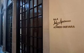 Escritores cubanos homenageiam cineasta Alfredo Guevara