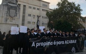 Luta contra as propinas começou e em Coimbra estão prontos para o combate